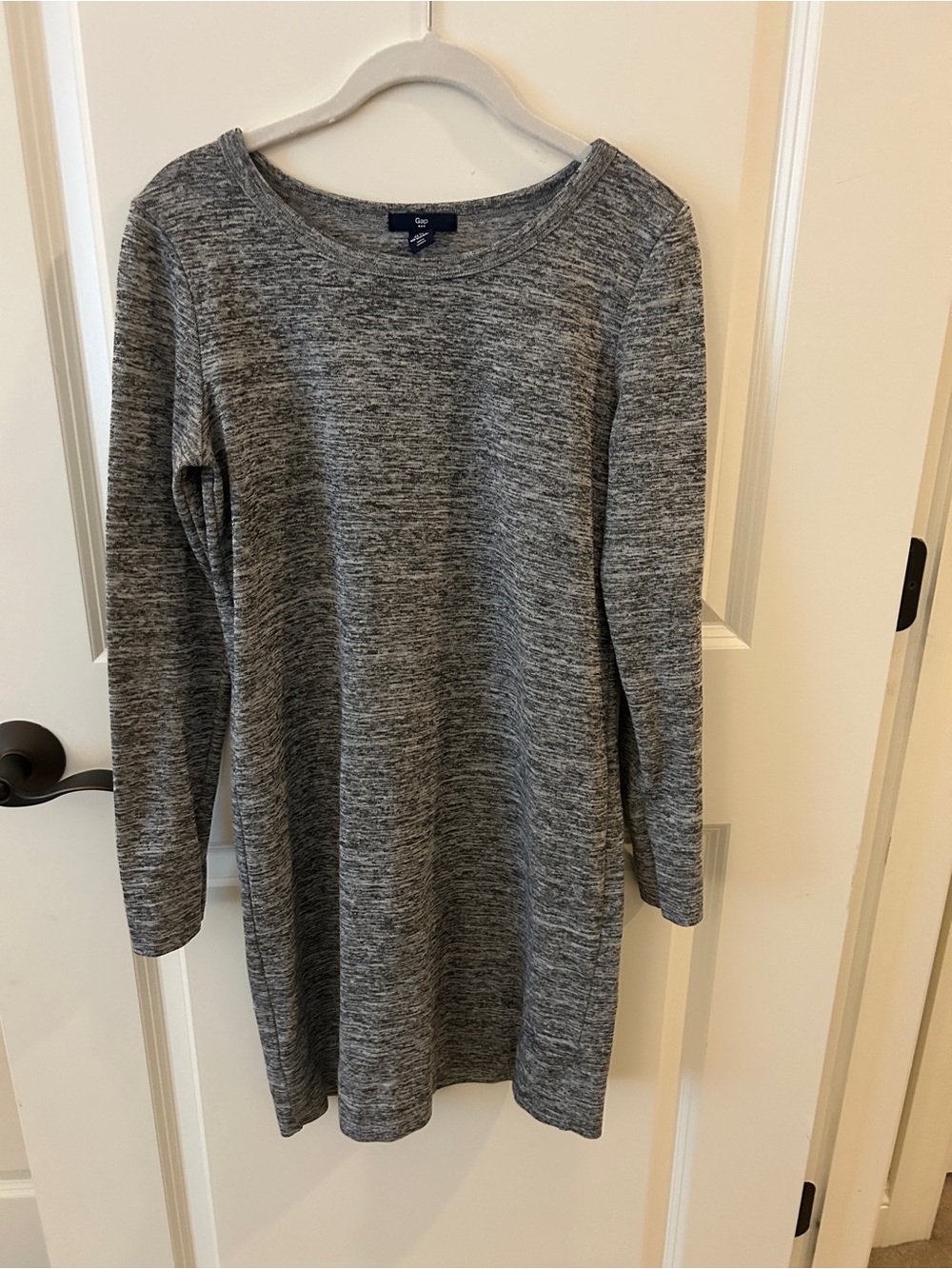 GAP Heather Gray Long-Sleeve Knit Shift Dress